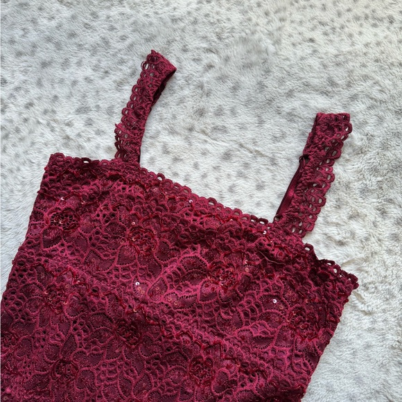 Red sequin lace y2k Le Chateau top - Picture 4 of 7